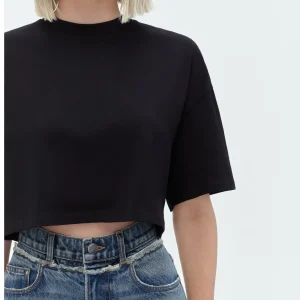 Crop Top blanks wholesale- blanks Model Fitting - CFB - Create Fashion Brand